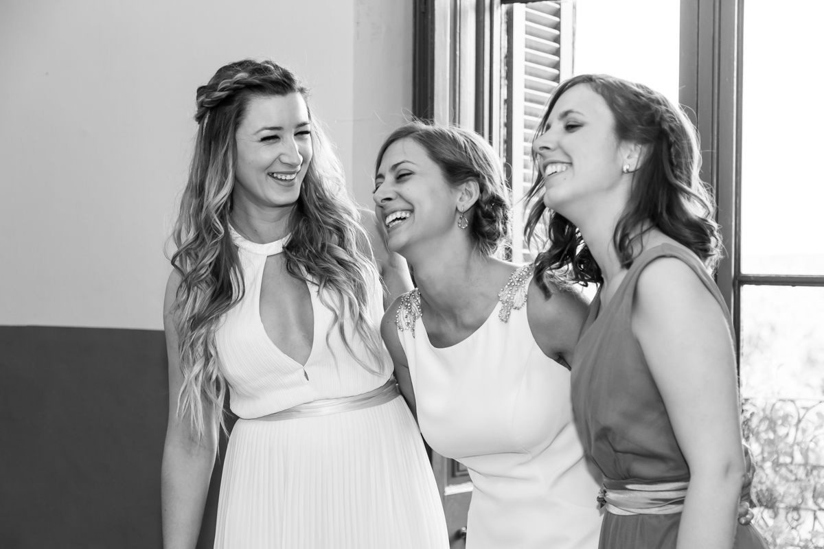 la núvia entre amigues