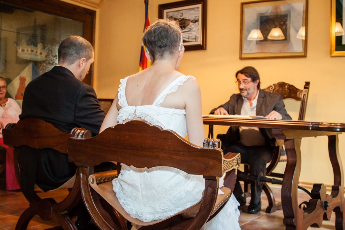 cerimònia íntima a l'Ajuntament de Rupit